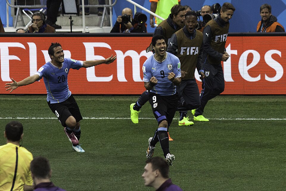 Luis Suárez playing for Uruguay at the 2014 World Cup